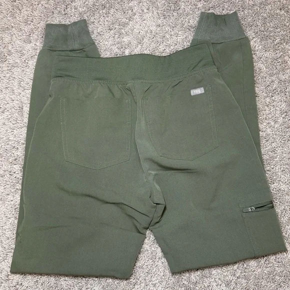 Figs Women’s Zamora Moss Scrub Joggers Pants - Picture 3 of 4